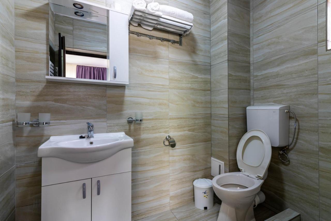 Hotel Pensiunea D & Ylan Novaci-Străini Zewnętrze zdjęcie